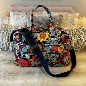 VERA BRADLEY Happy Snails Weekender Bag Travel Carryon Navy Yellow Floral 2011